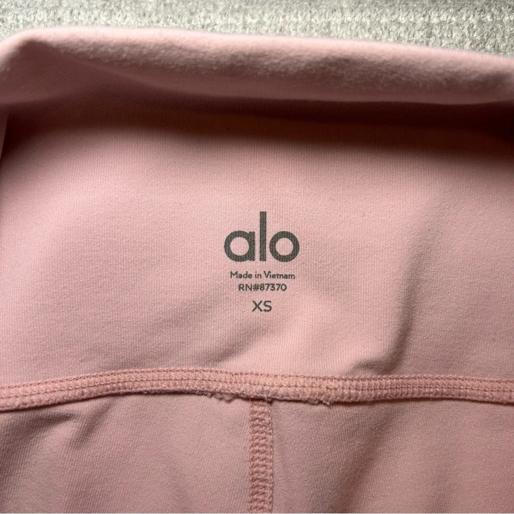 Alo Yoga 5” Airbrush High-Waist Biker Short Light Pink Size Extra Small - Picture 7 of 9